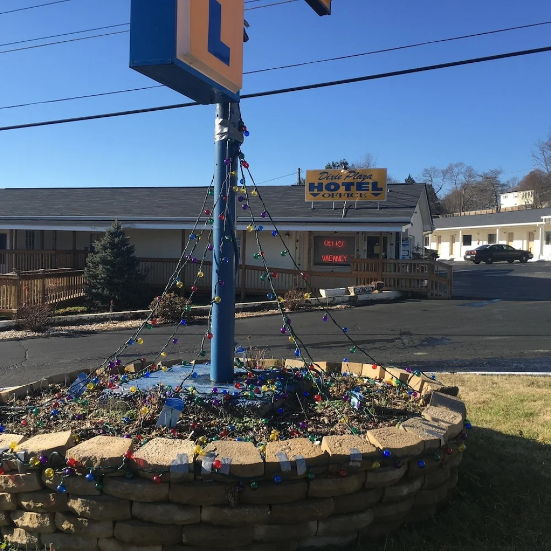 Dixie Plaza Hotel