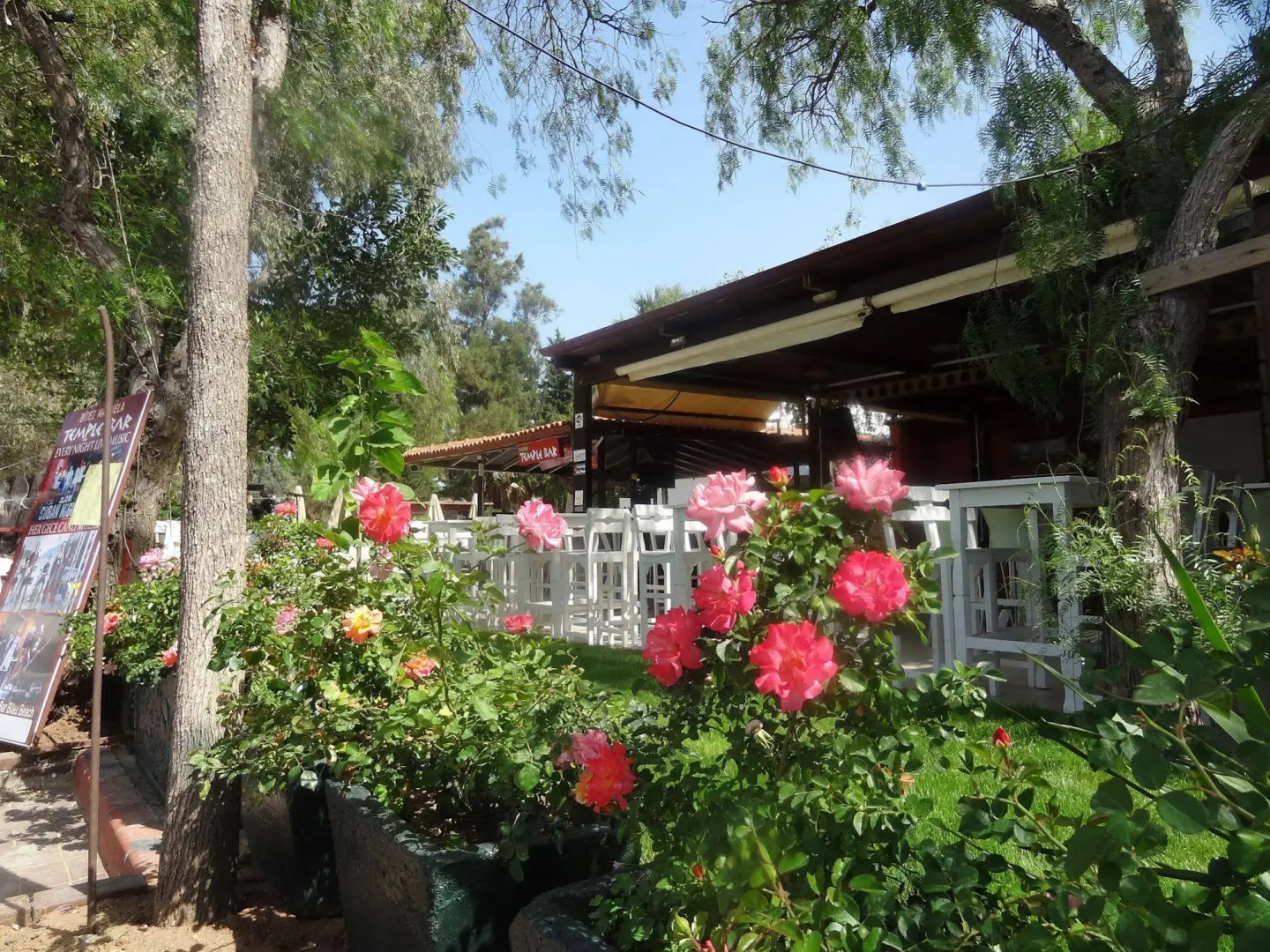 Manuela Hotel