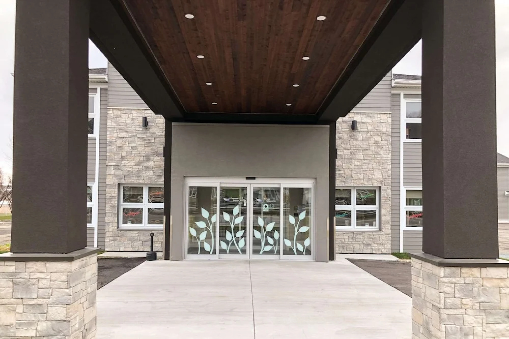 Econo Lodge Montmorency Falls