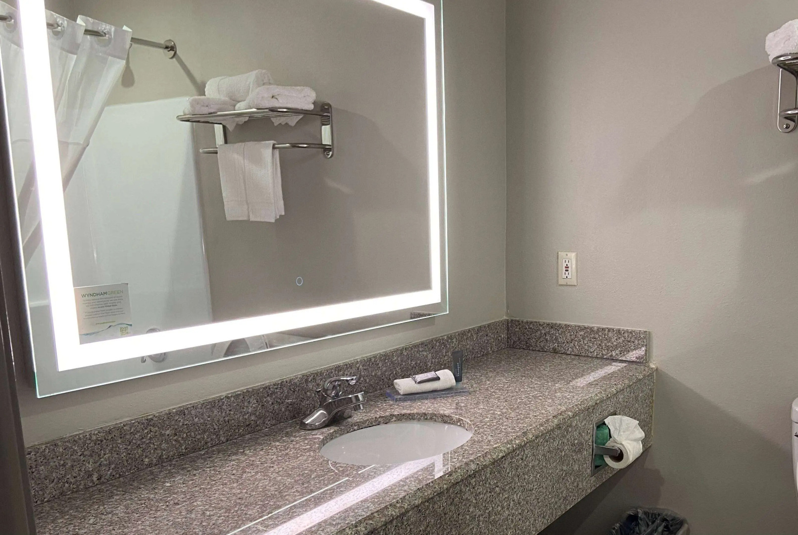 Days Inn & Suites by Wyndham Tahlequah