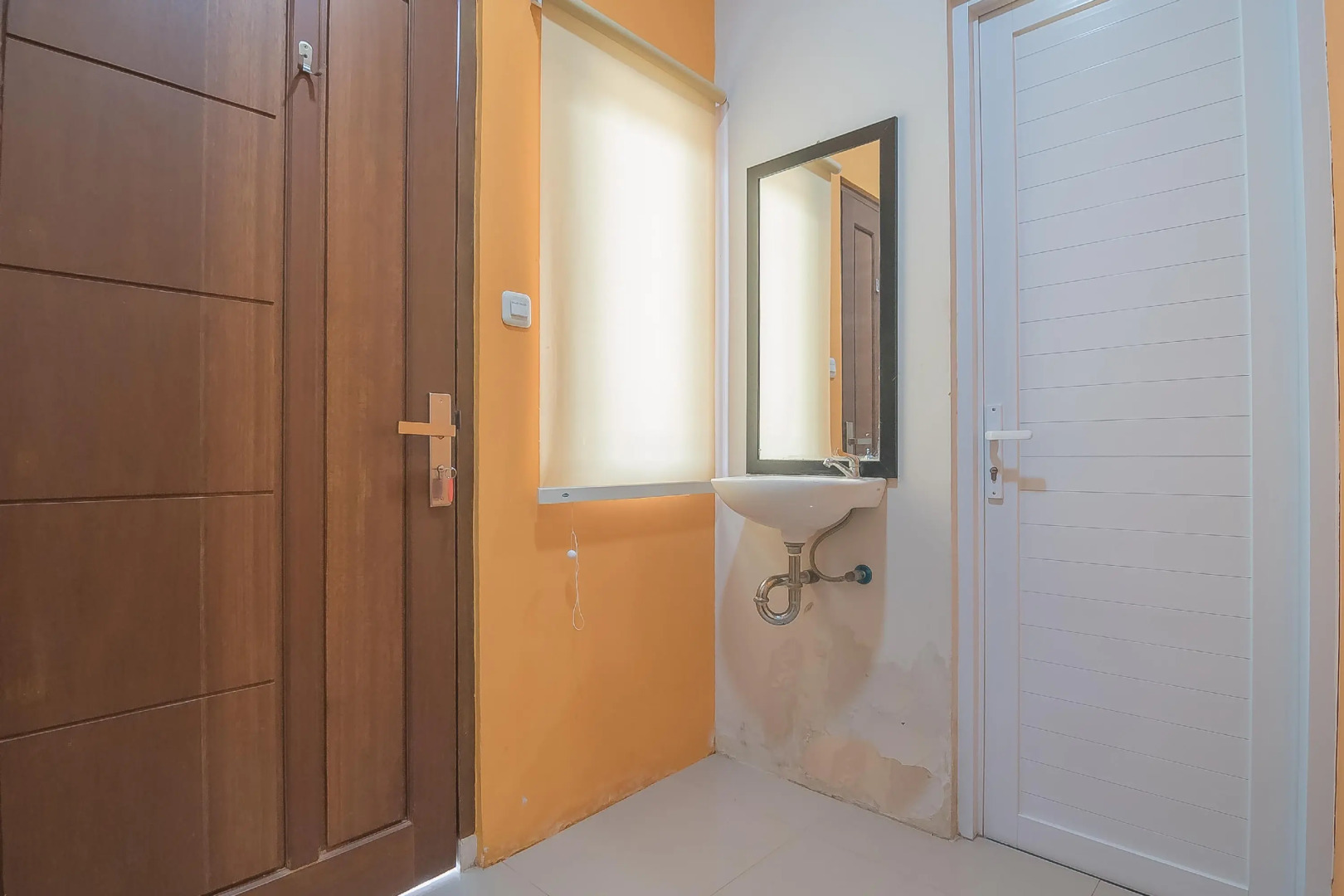 RedDoorz near Alun Alun KC Haurgeulis