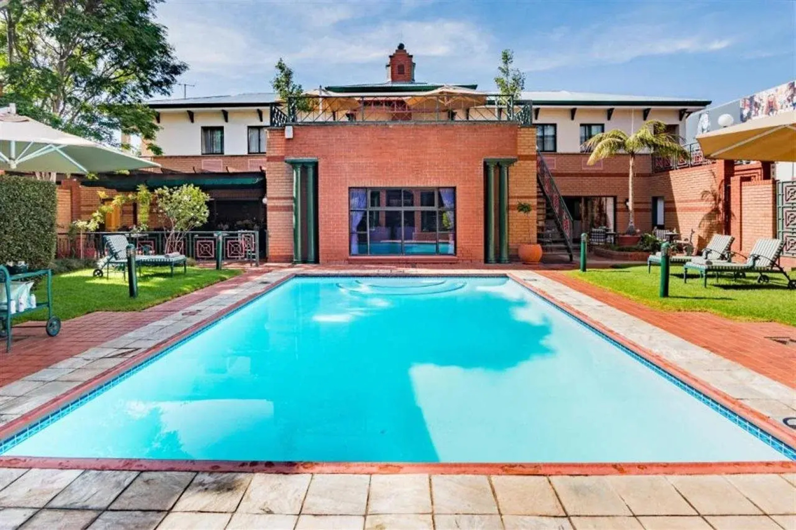 Courtyard Hotel Rosebank