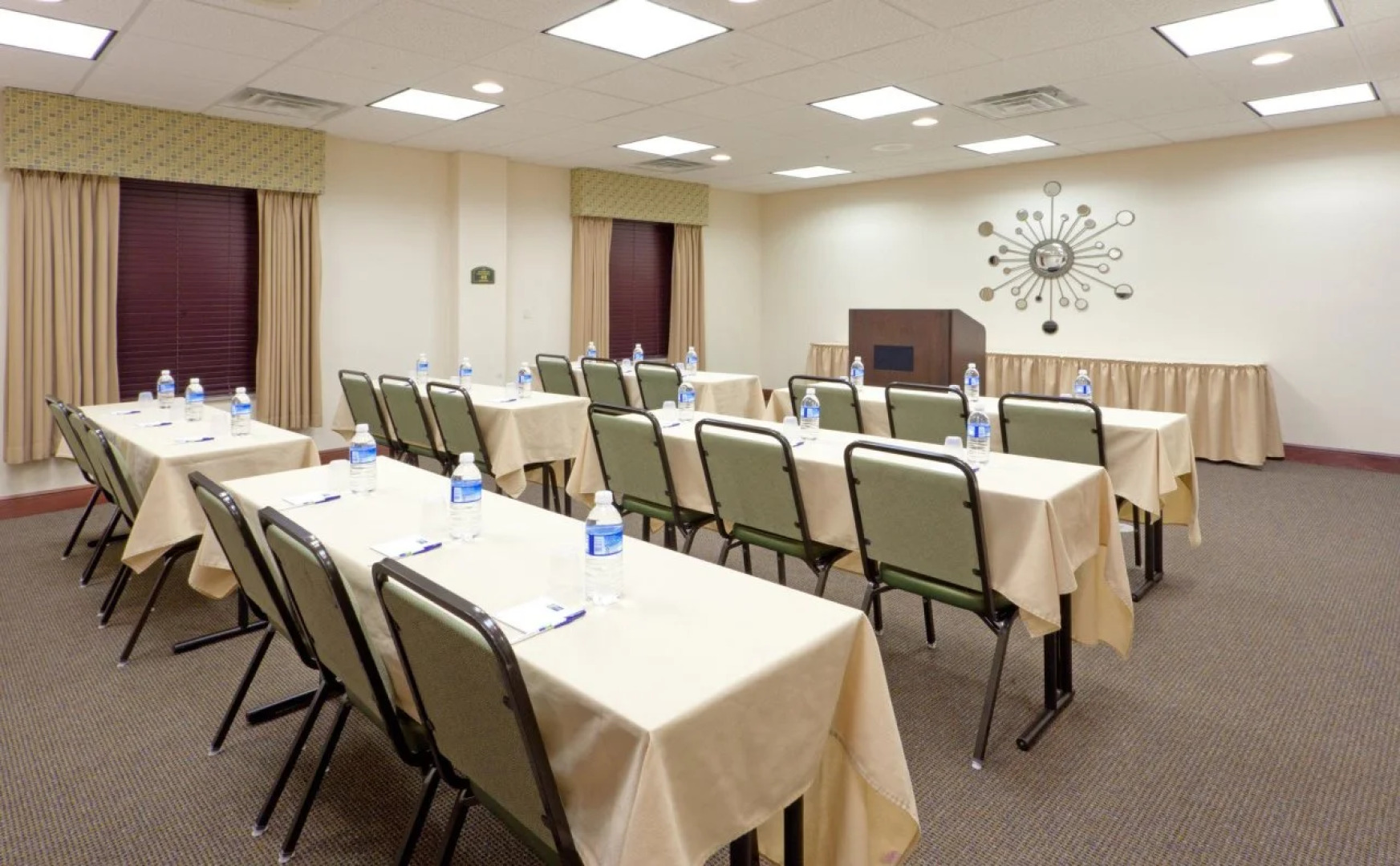 Holiday Inn Express Newton Falls by IHG