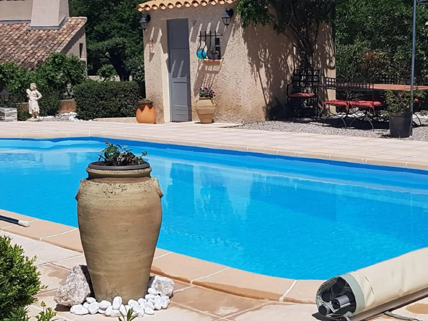 Tastefully Furnished Villa With Terrace, Private Swimming Pool Near of Lambesc