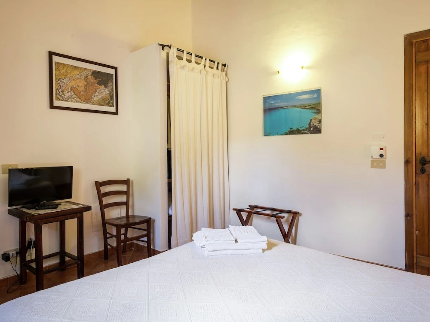 Apartment in Annex With Swimming Pool Right in the Sicilian Countryside