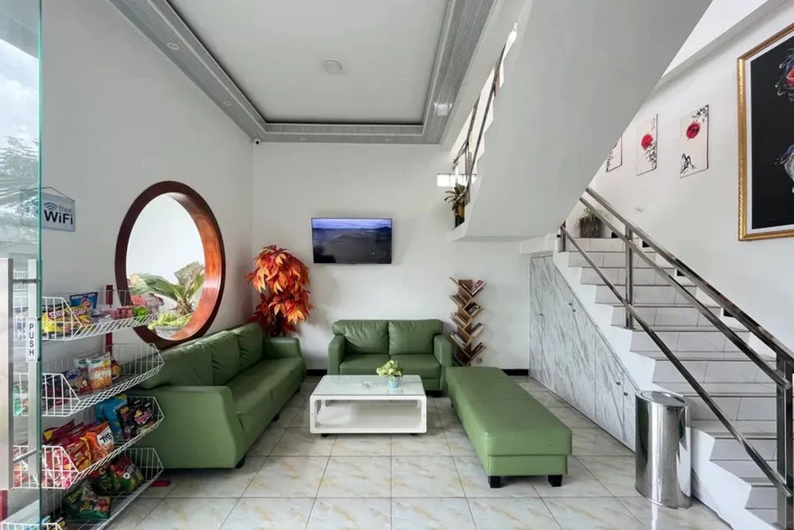 Urbanview Hotel Sakura Kampung Inggris Pare by RedDoorz