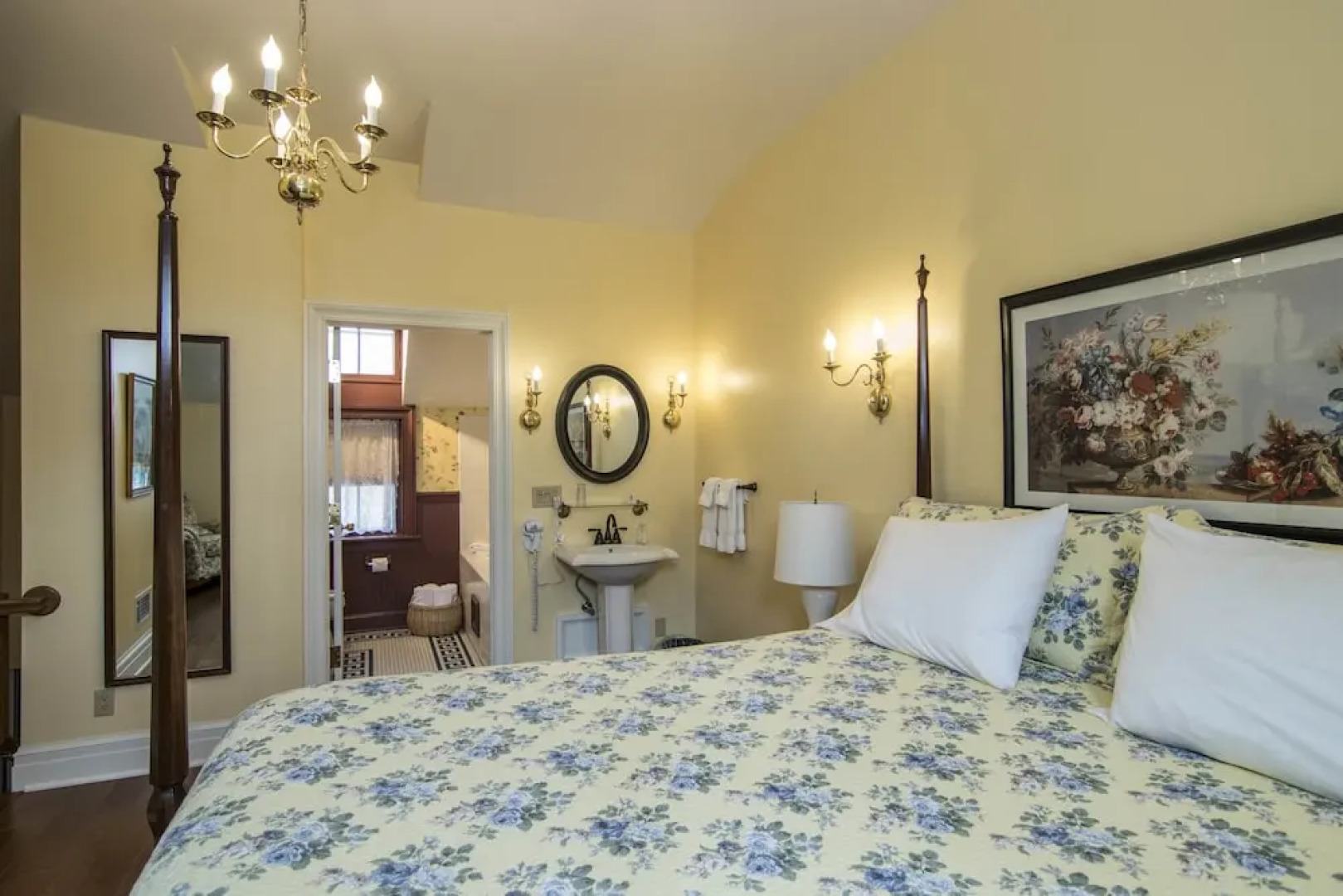 The Rochester Inn, A Historic Hotel