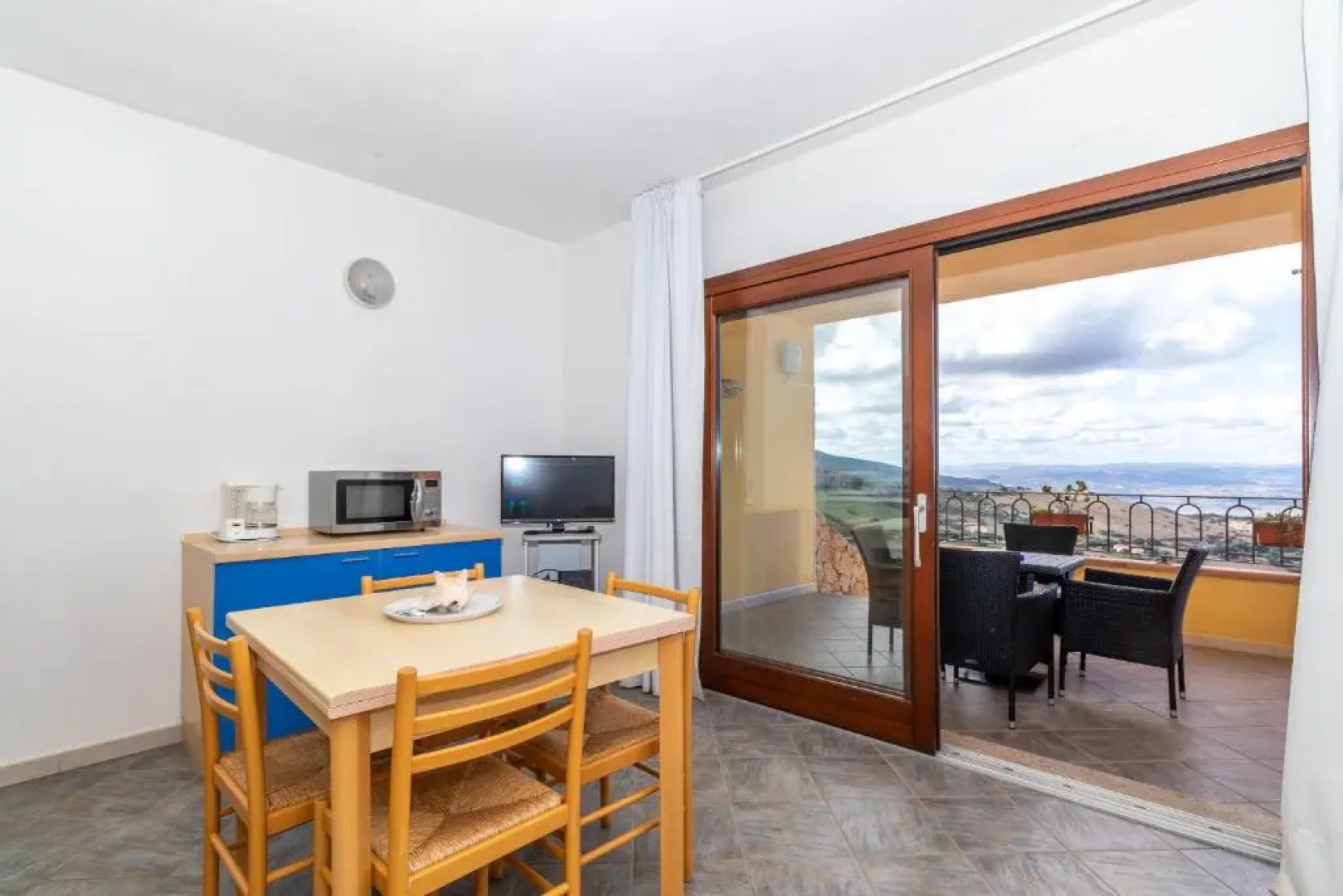 Appartamento con piscina 03