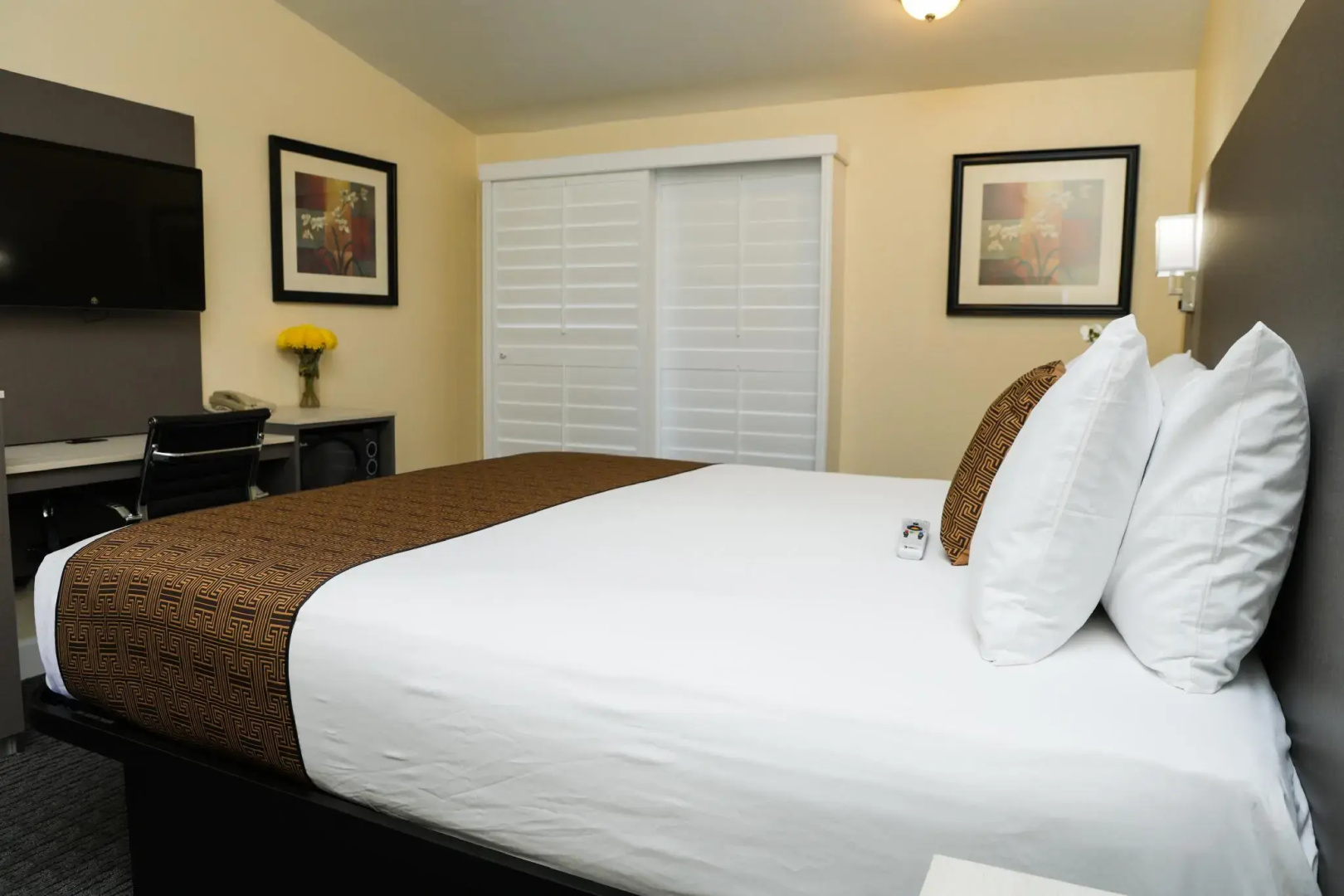 Silver Surf Motel