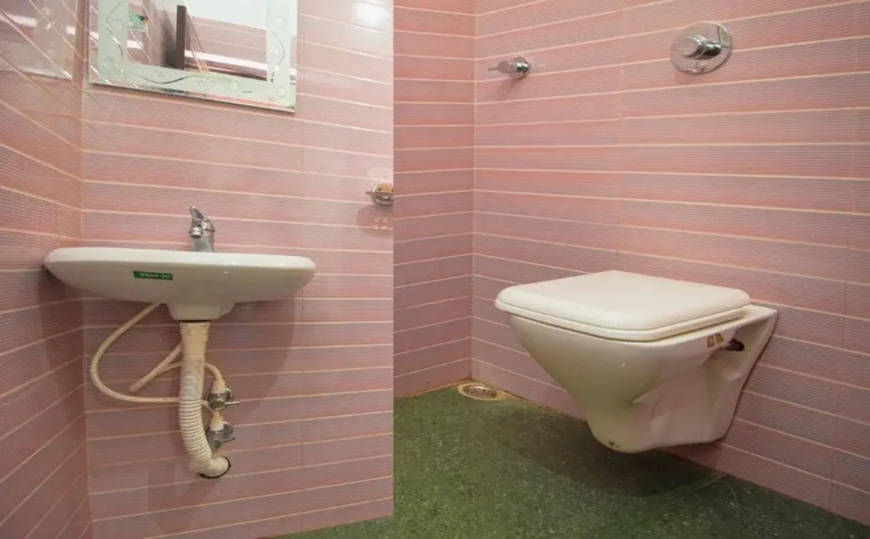 Mahalaxmi By OYO Rooms