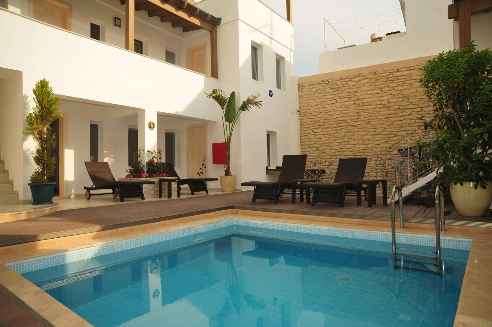 7. Art Feslegen Hotel