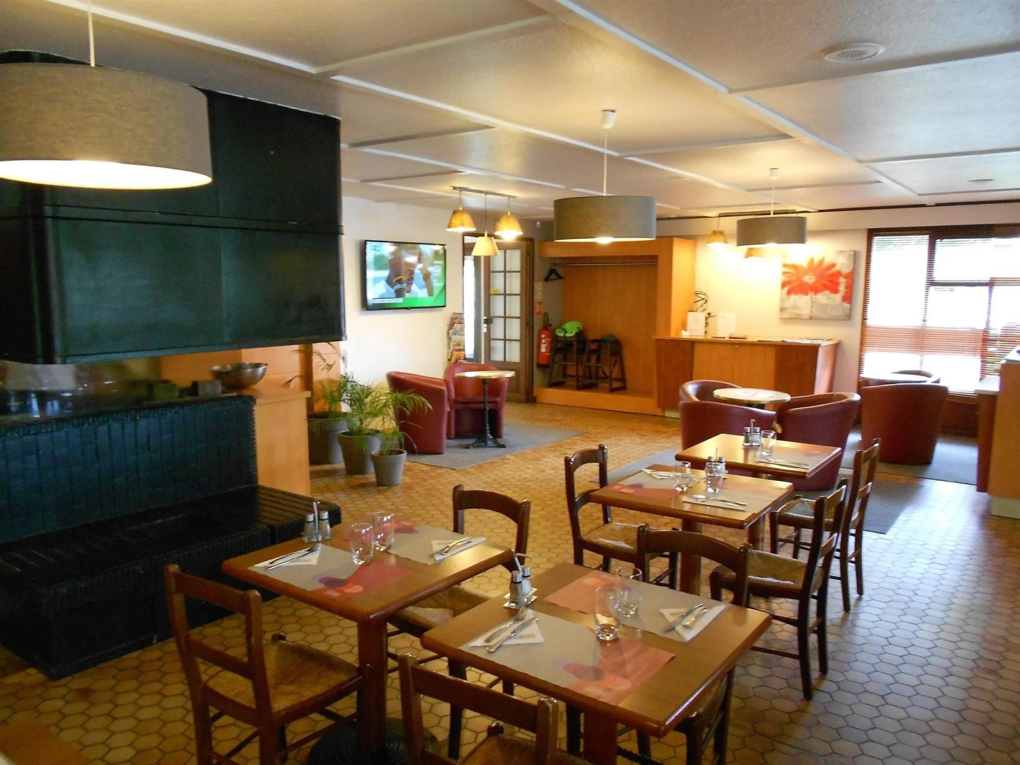 KYRIAD VALENCIENNES SUD – Rouvignies