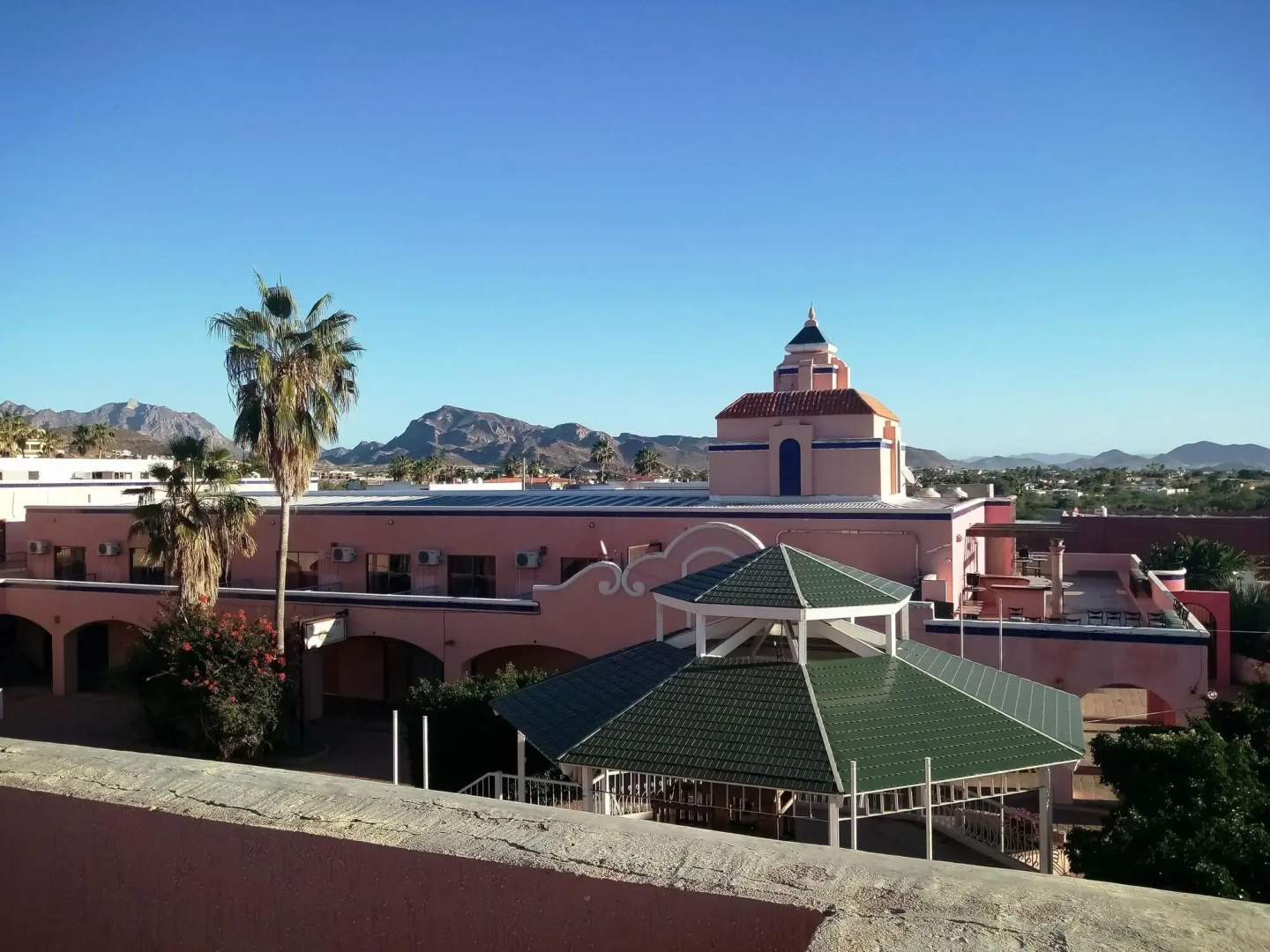 Los Jitos Hotel & Suites