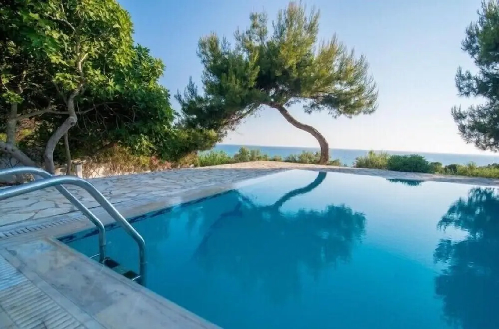 Golden Sand Apartments