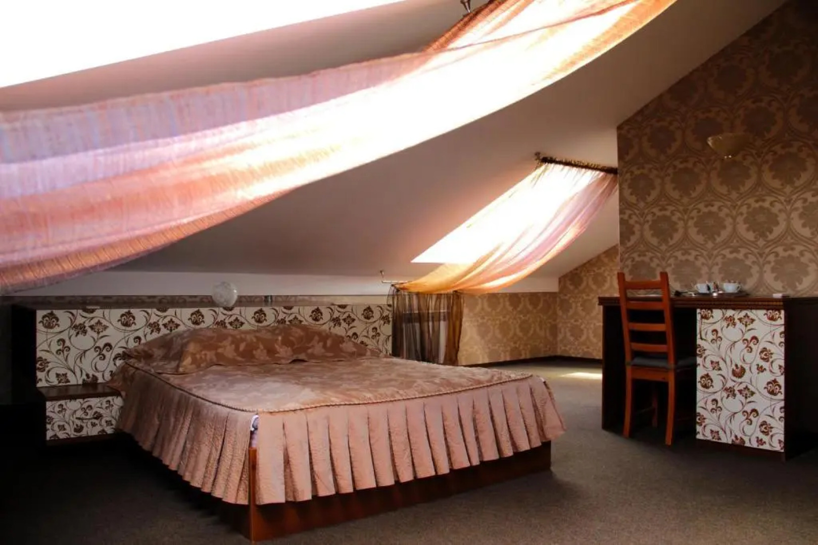 Красные холмы