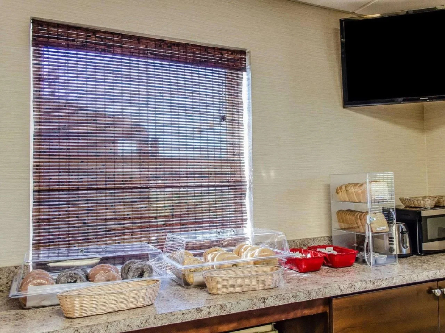 Baymont by Wyndham Lancaster PA Dutch Country