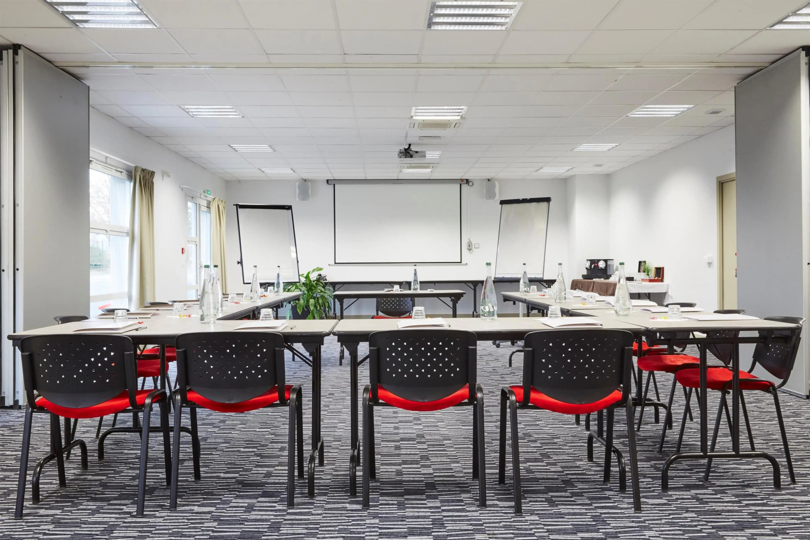 Campanile NATURE - Clermont Ferrand Nord Riom