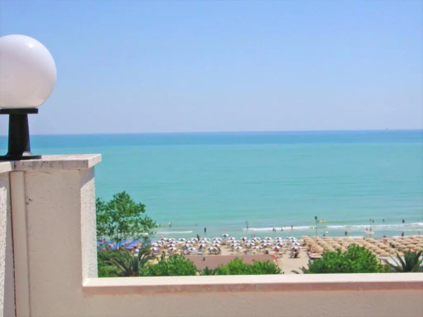 Casa Bella ATTICO FRONTE MARE con PISCINA