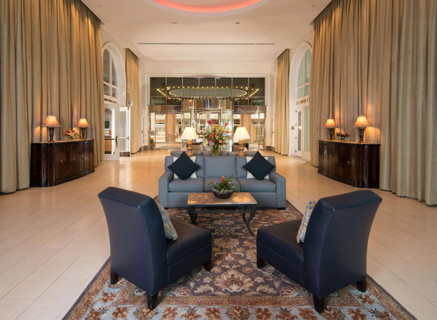 Hilton Indianapolis Hotel & Suites