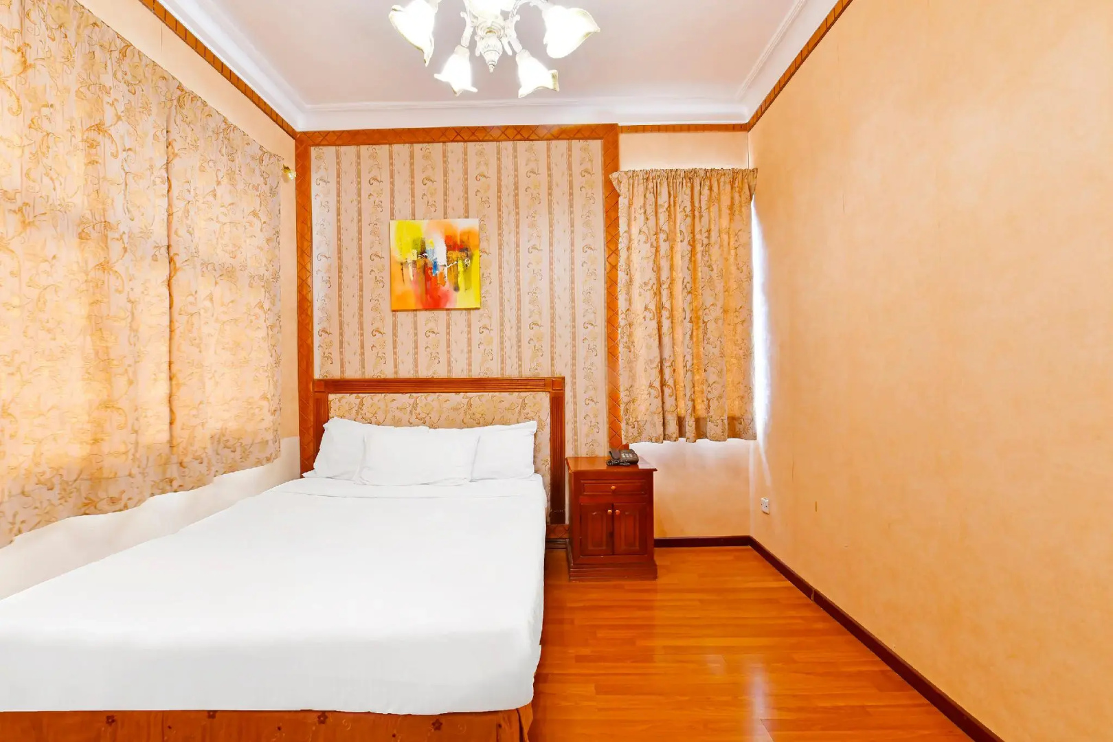 Capital O 125 Moon Plaza Hotel
