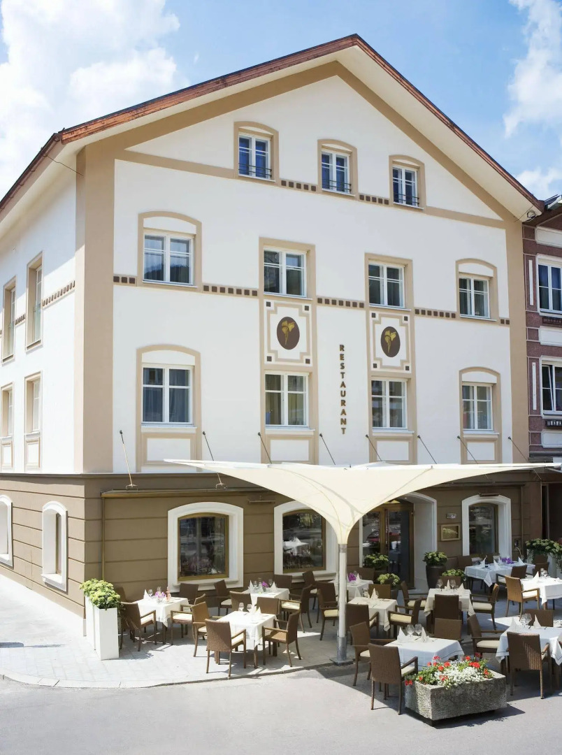 Iris Porsche Hotel & Restaurant