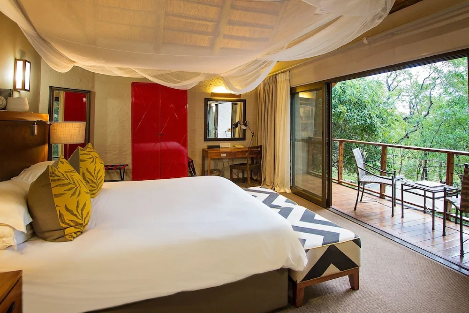 Victoria Falls Safari Suites