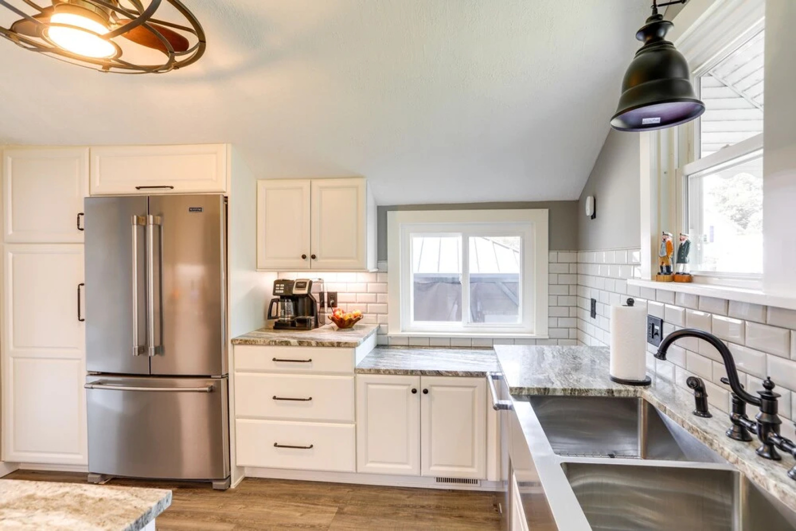 Vermilion Home - Walk to Main Street Beach!