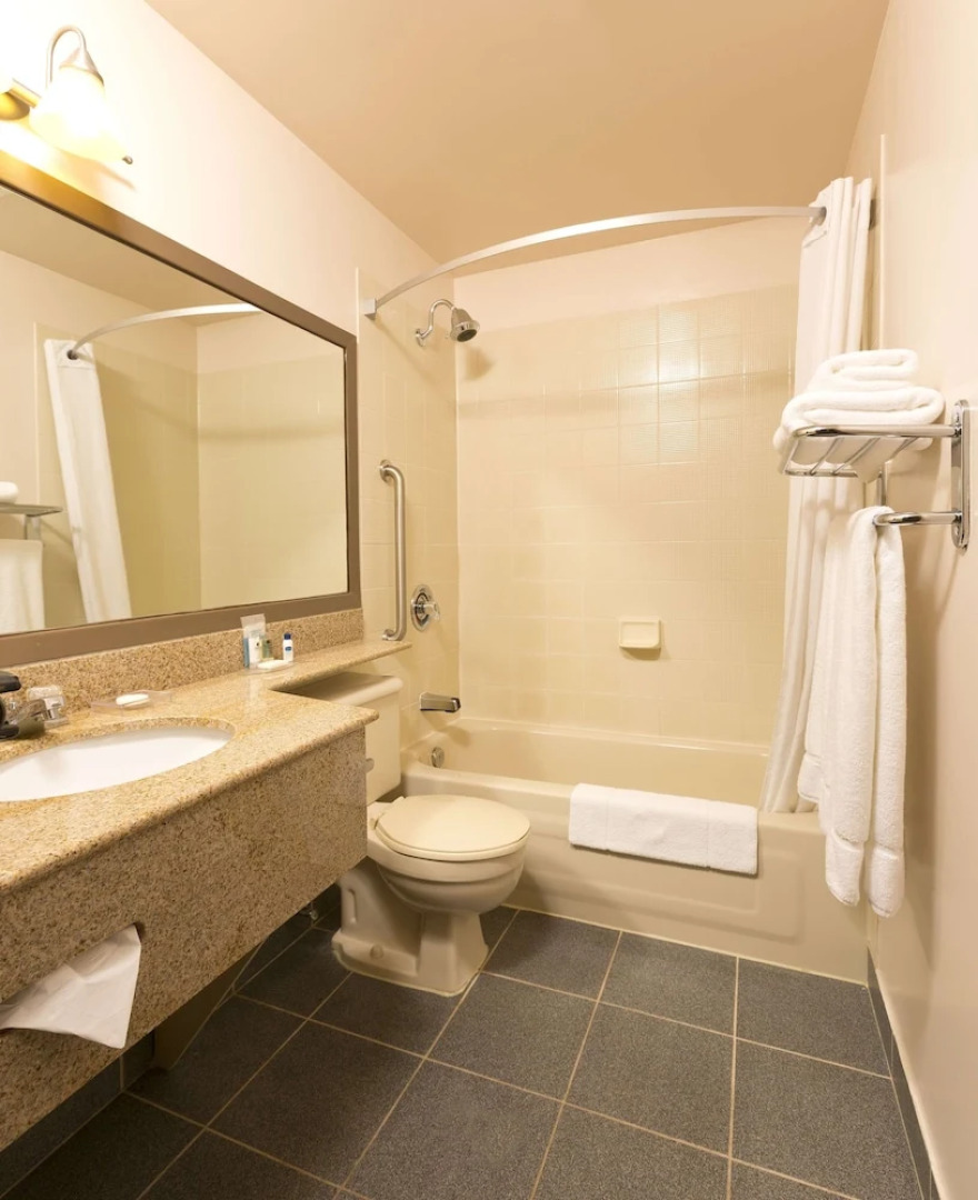 Best Western Plus Laval Montreal & Conference Centre