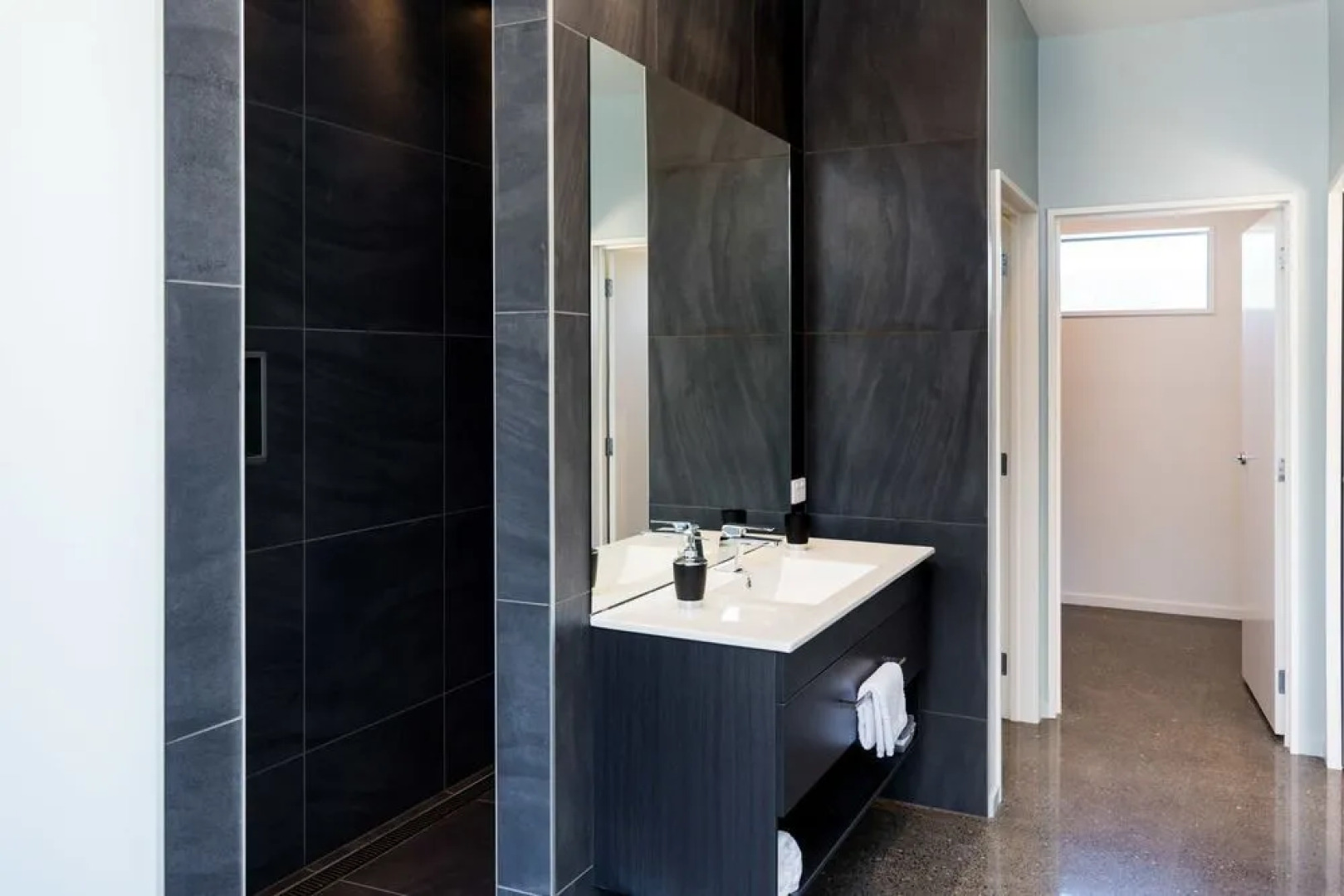 Bell Bird Ridge Holiday Home - Ocean & Valley Views