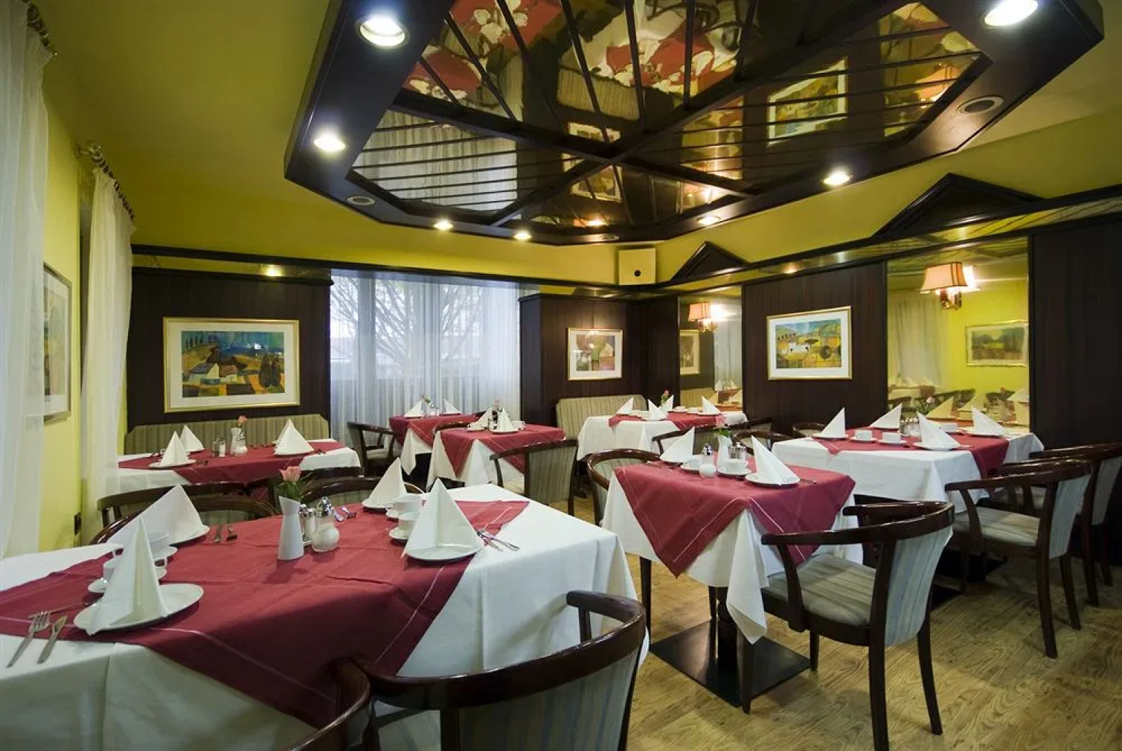 Lloyed Hotel