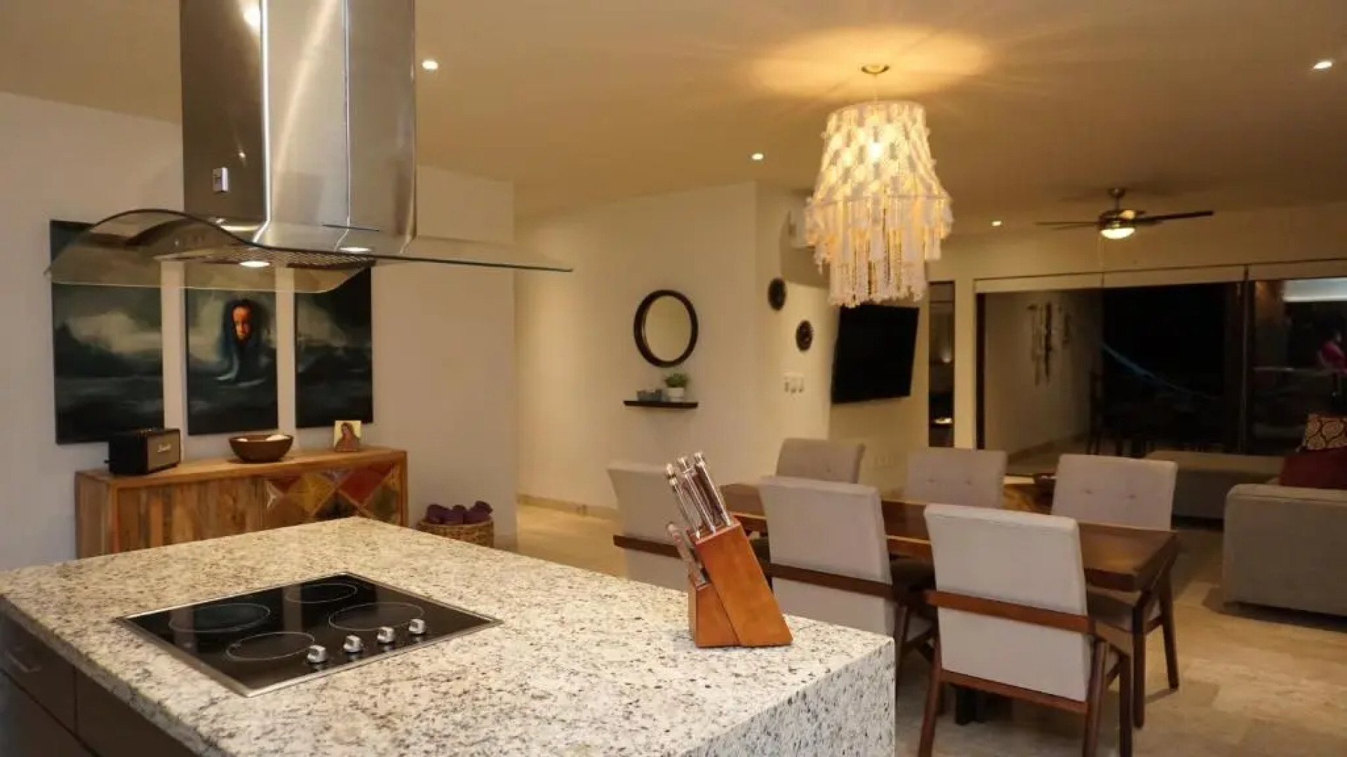 Playa, Selva, Cenotes, Ruinas, Marina todo a 5 km