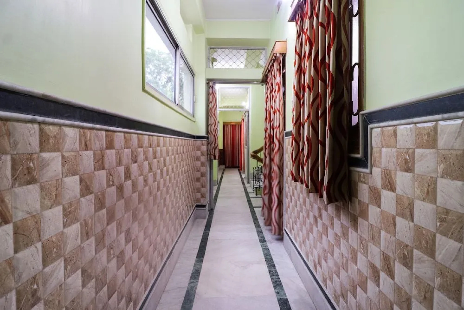 Spot On 45094 Hotel Madhu Complex