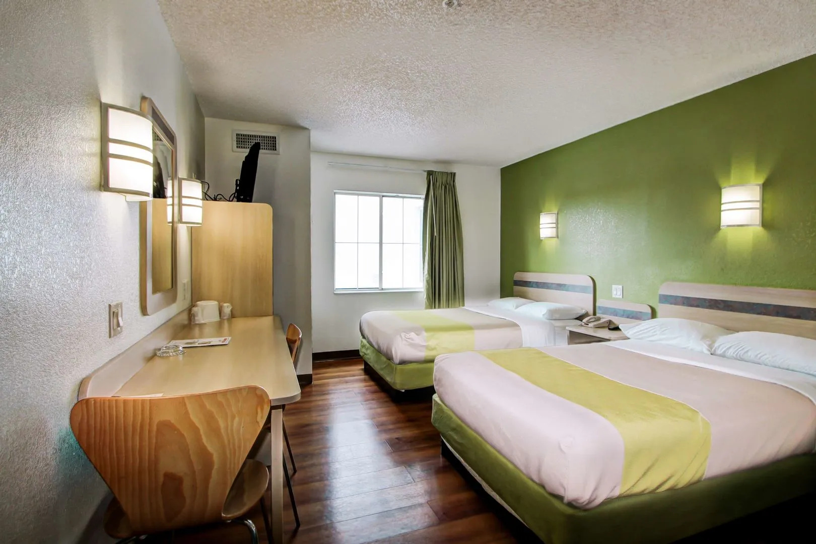 Super 8 by Wyndham Aurora East