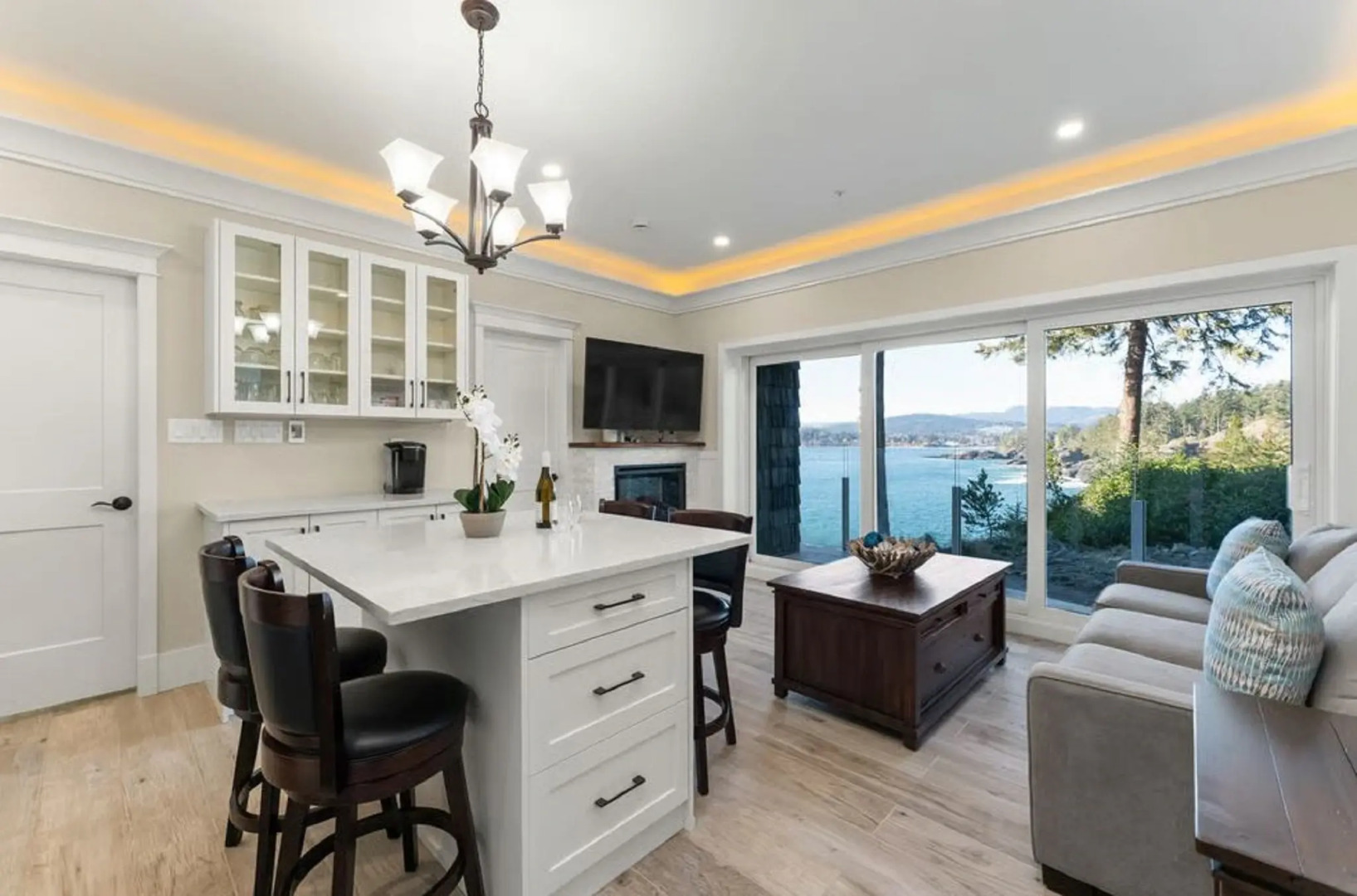 SookePoint Ocean Cottage Resort