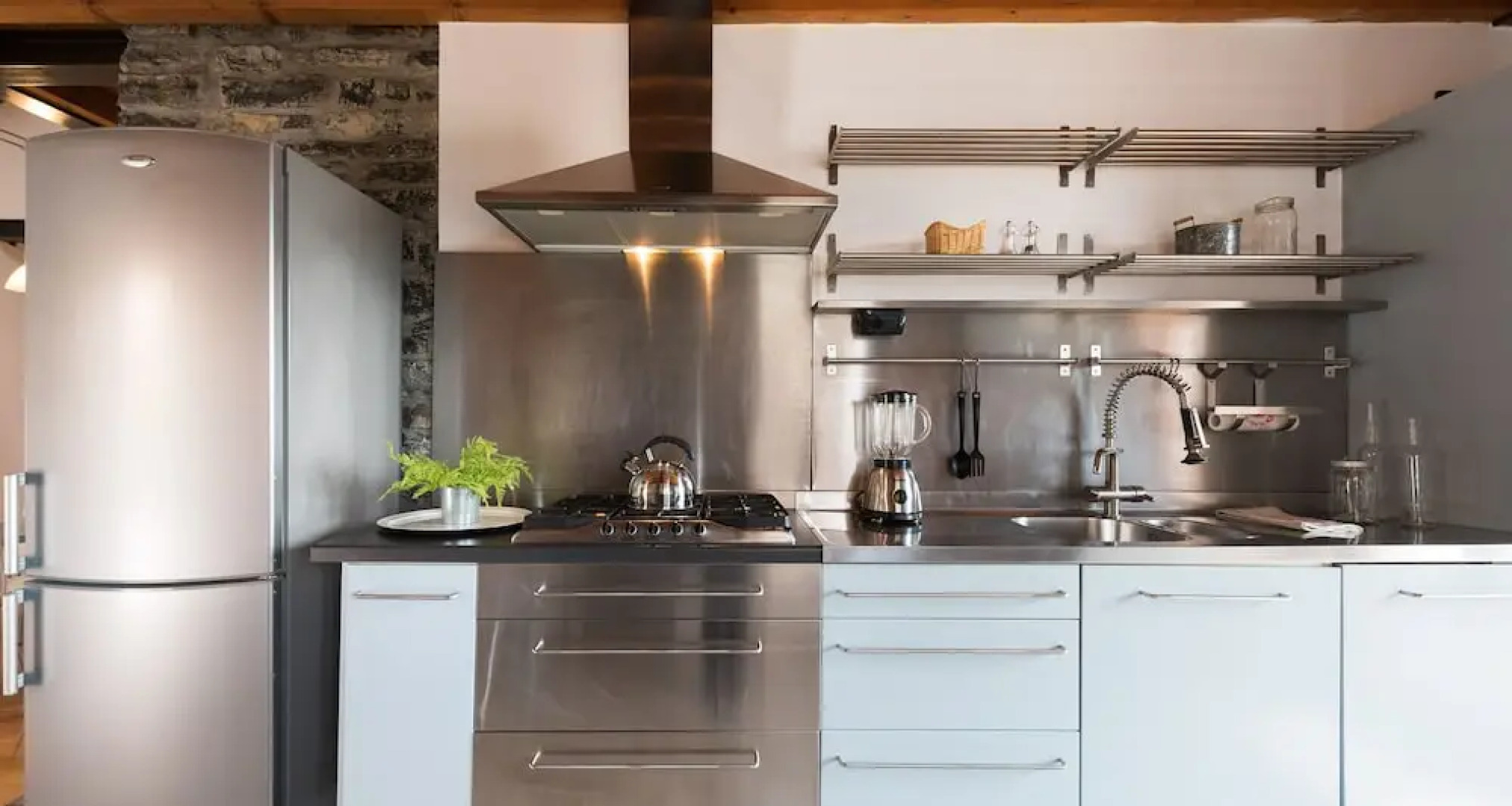 JOIVY Scenic 2BR Apt w/ Balcony & Parking