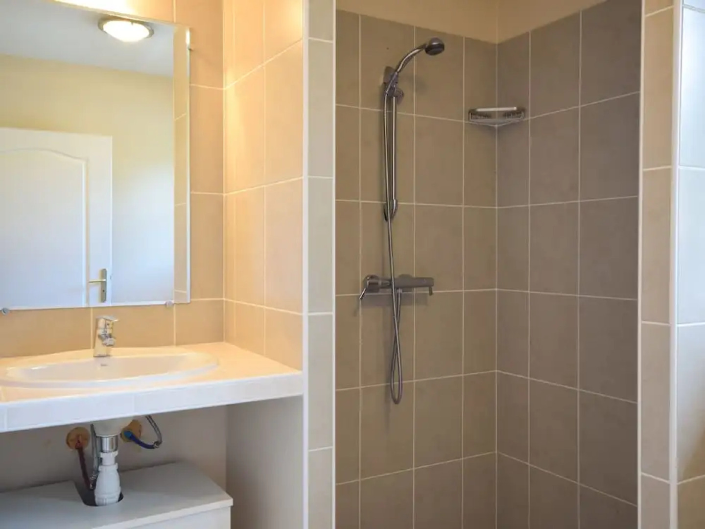 Modern Villa in La Romieu With Swimming Pool