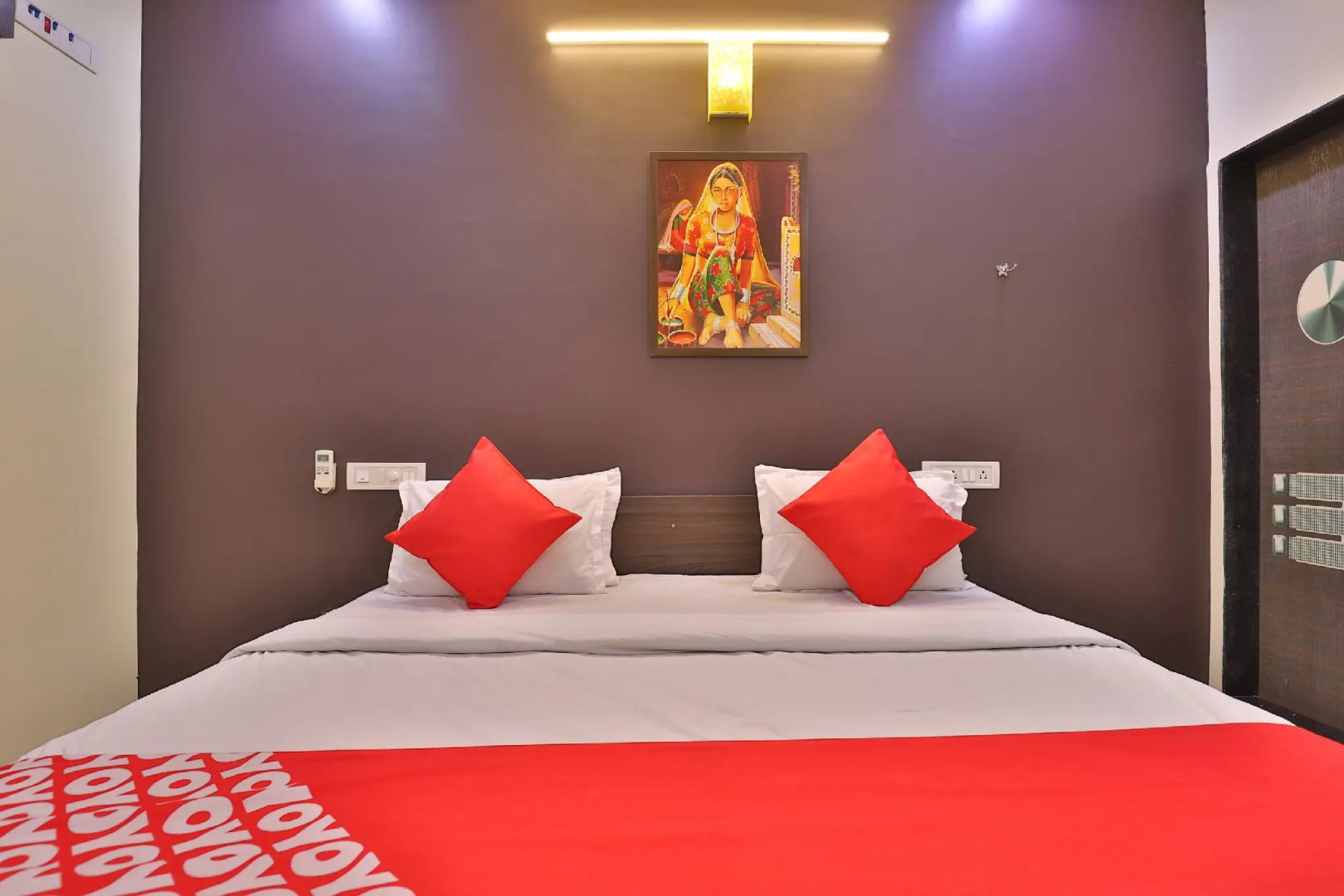 OYO Flagship 28024 Hotel Royal Palace