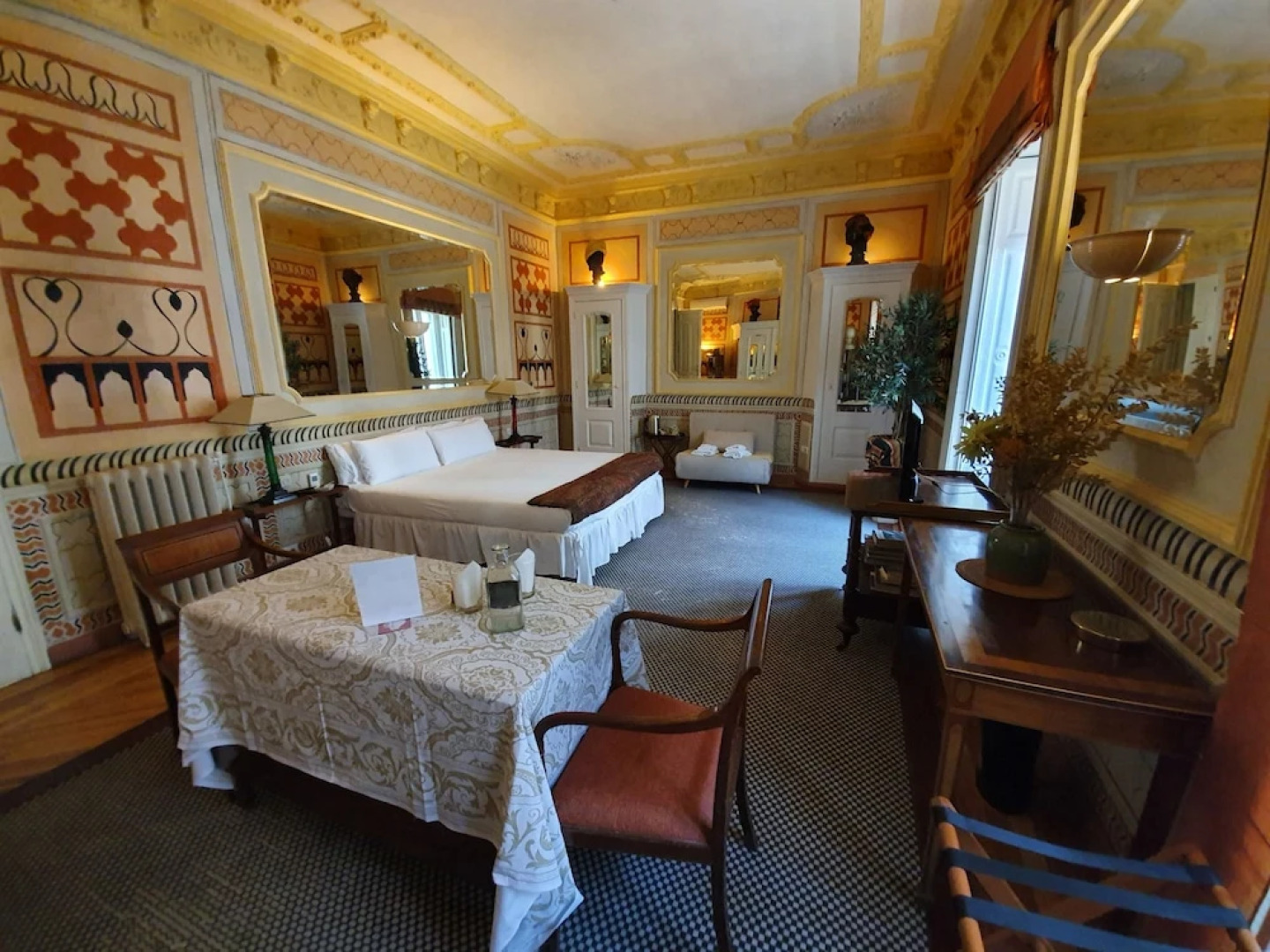 Escala Ópera - Adults Only