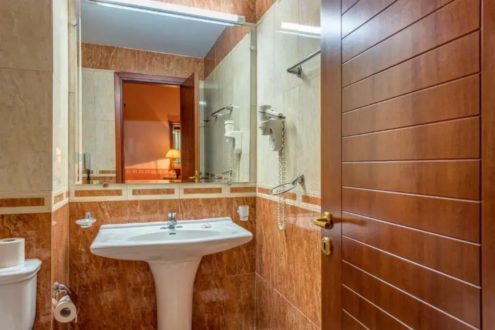 Alexios Luxury Hotel