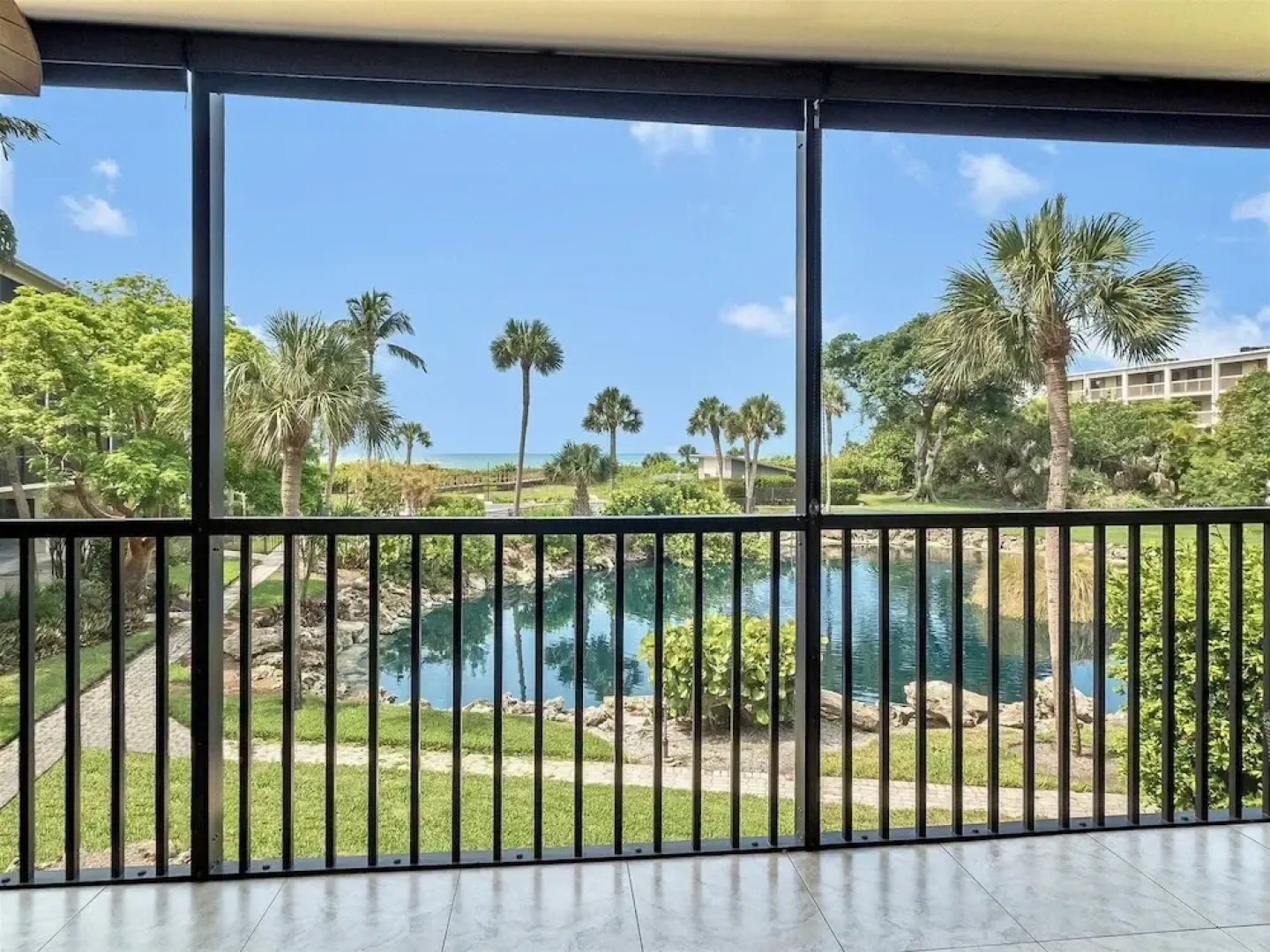 Sand Pointe 212