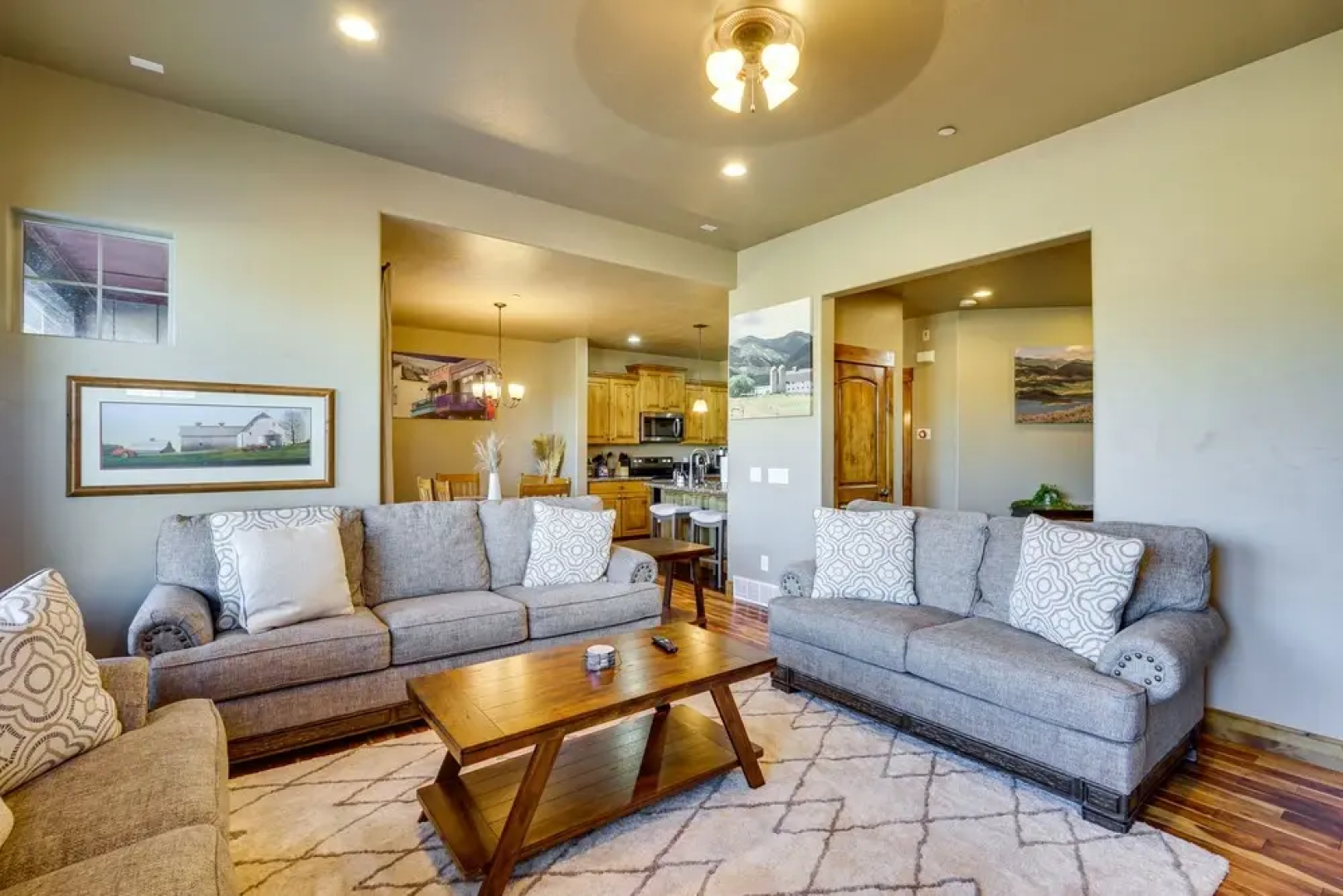 Townhome w/ Outdoor Pool Access: 6 Mi to Park City