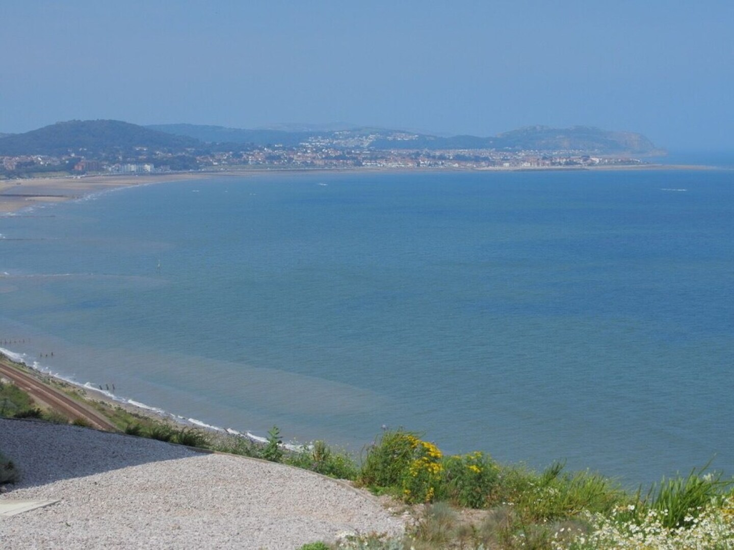 Impeccable Modern Two Bed House in Colwyn Bay