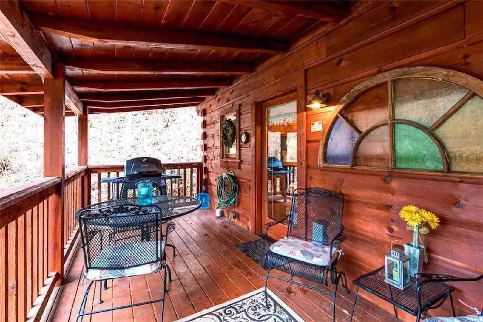 Wild at Heart 1 Bedroom Home with Hot Tub