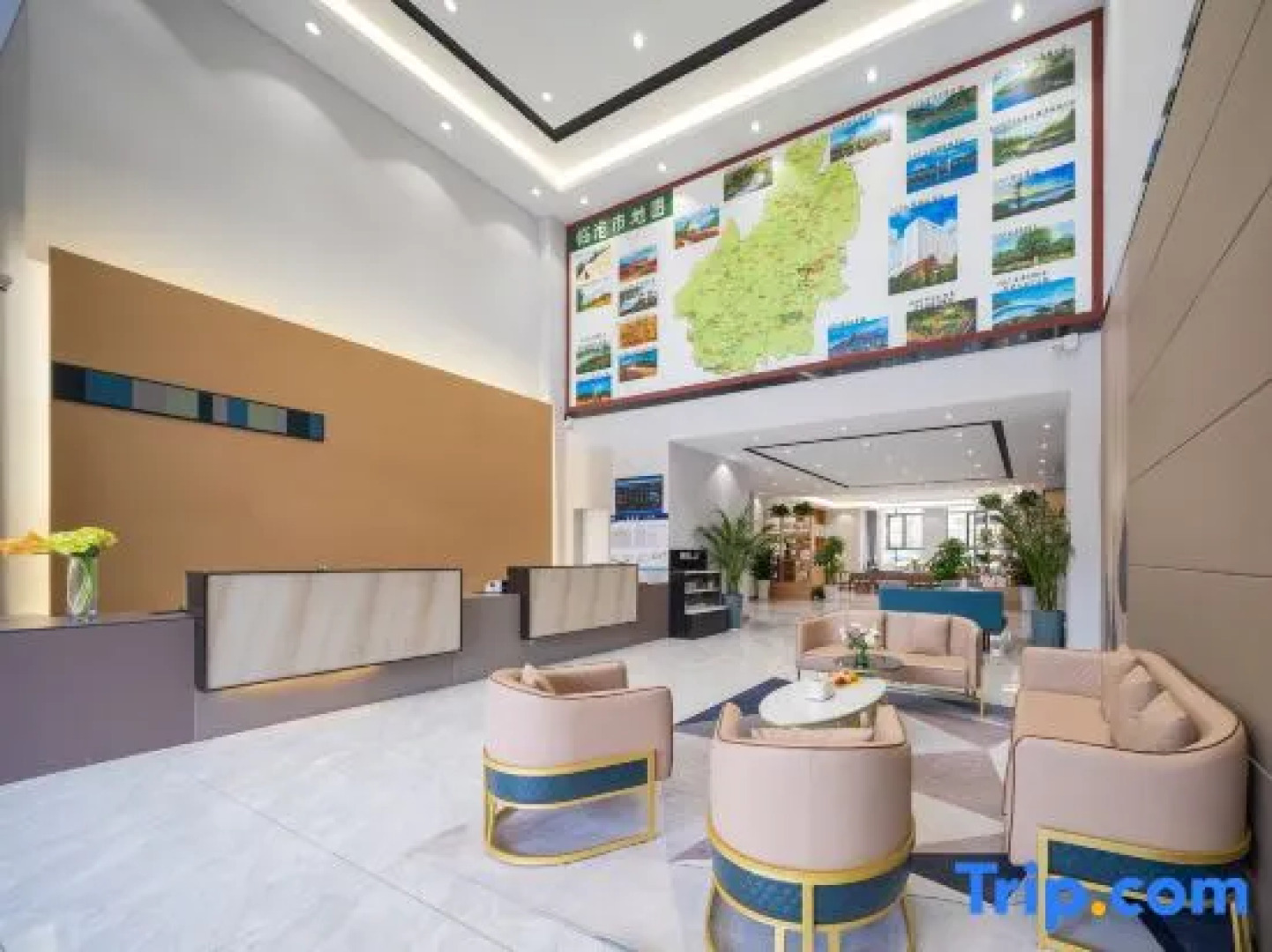 Homeinn Selected Hotel (Lincang Washan Fengcheng Railway Station)