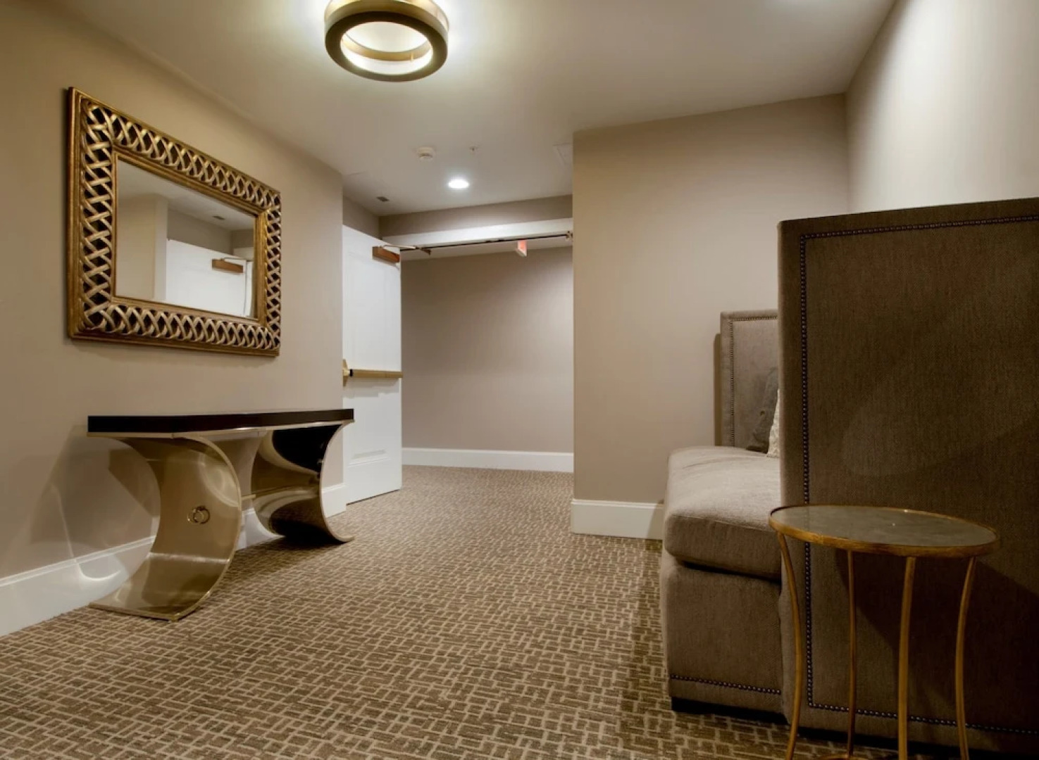 Global Luxury Suites at Light Street