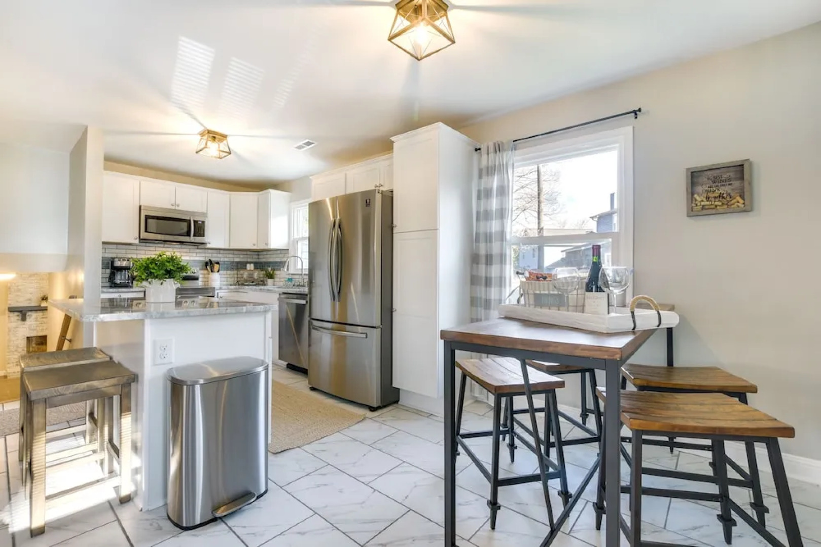 Sunny Family Home, 3 Mi to High Point Market!