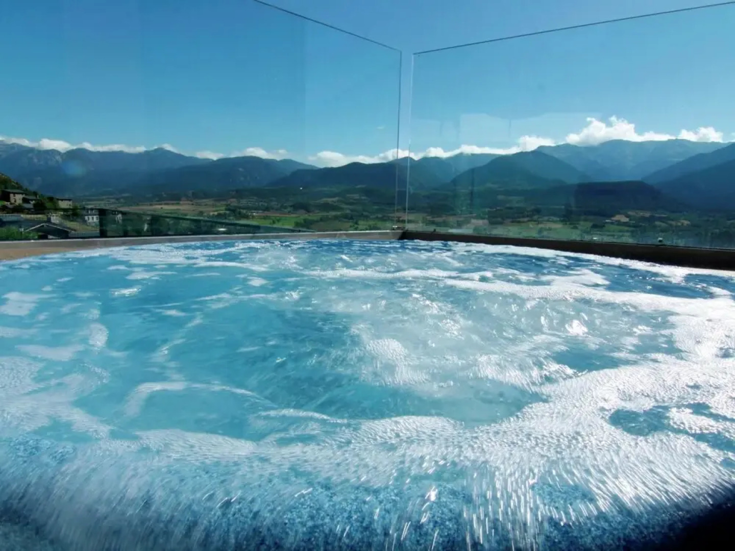 Scenic Bungalow With a Fireplace in the Middle of the Pyrenees