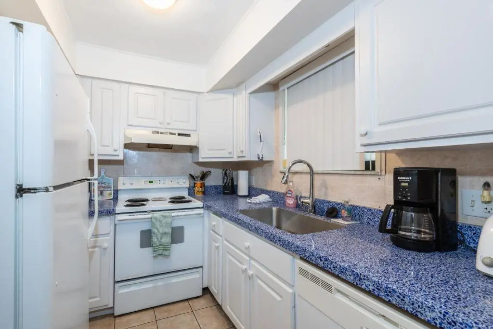 Lovely 2 Bedroom Beachfront Condo