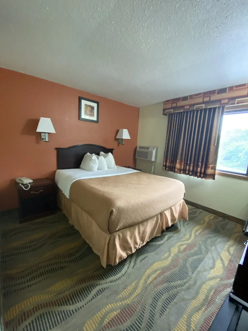 Travelodge by Wyndham La Porte/Michigan City Area