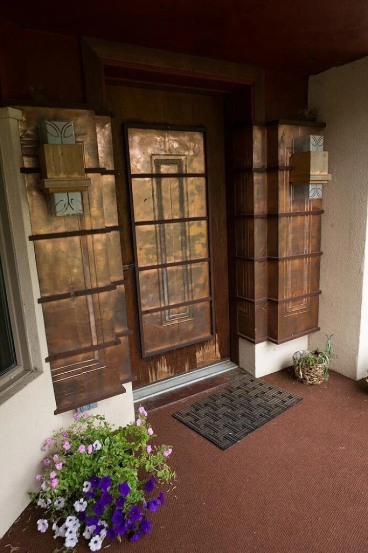 Log Gables- Dresser House